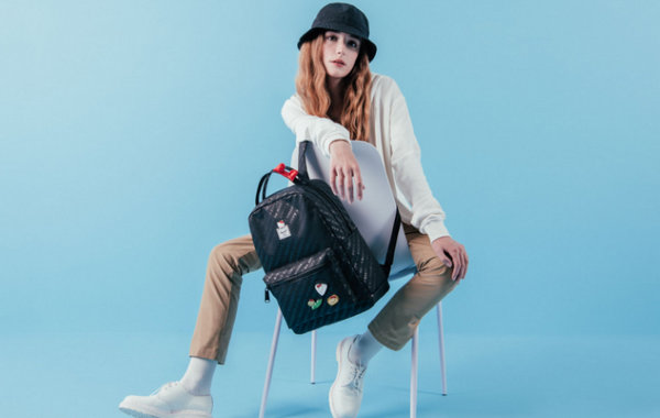 Herschel Supply x Hello Kitty 聯(lián)名包袋系列發(fā)布.jpg