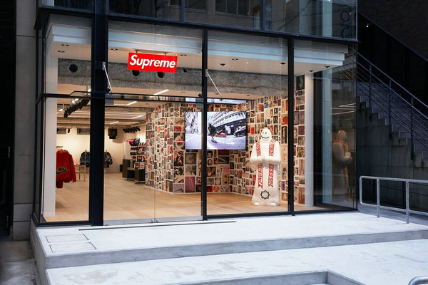 美潮 Supreme 日本福岡門店重新開(kāi)幕，假日打卡新去處