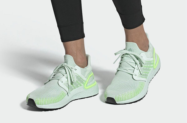 Ultraboost 2020 全新淡綠配色女生專(zhuān)屬鞋款即將上架