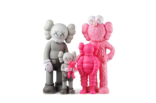 KAWS 全新“Family”主題玩偶系列即將登場(chǎng)